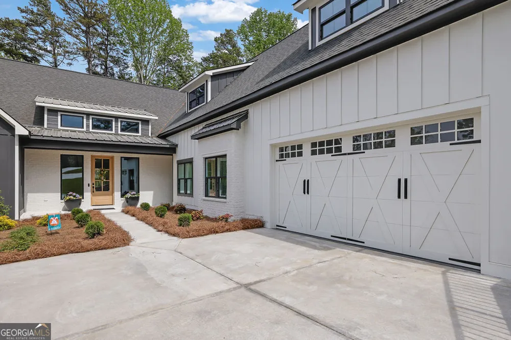 6093 Shadburn Ferry RD Buford, GA 30518
