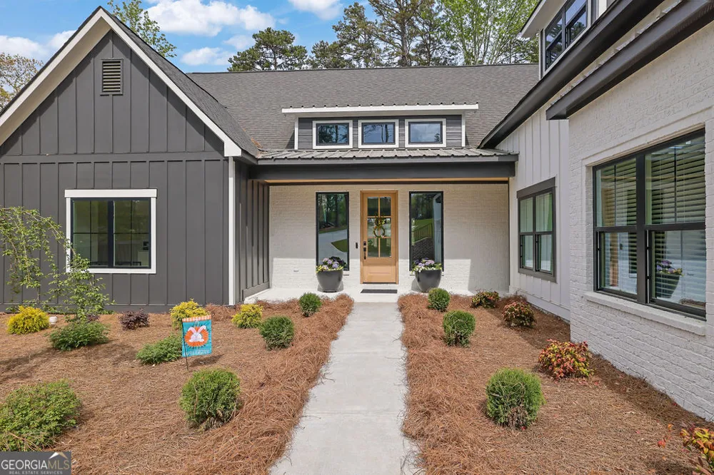 6093 Shadburn Ferry RD Buford, GA 30518