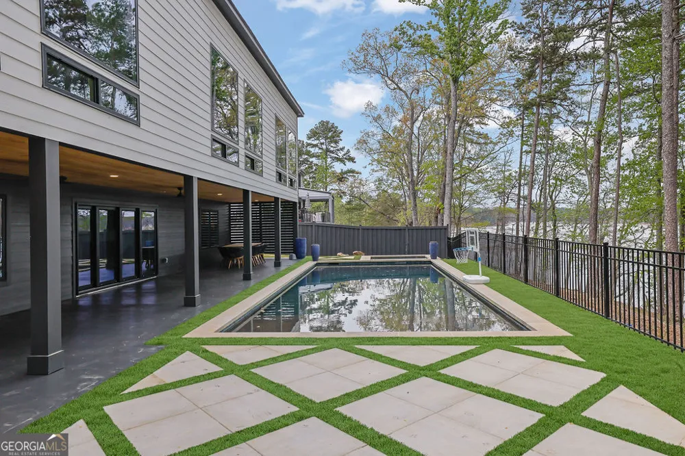 6093 Shadburn Ferry RD Buford, GA 30518