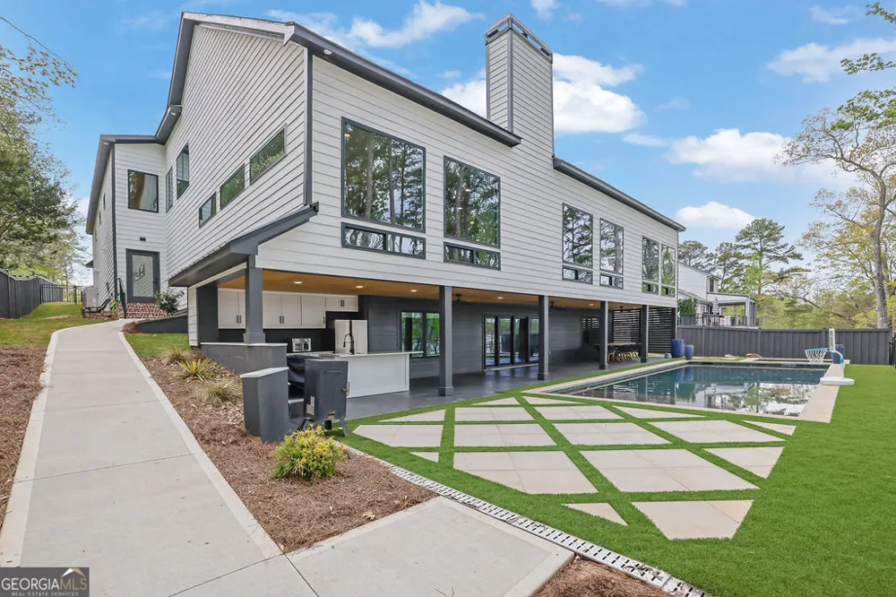 6093 Shadburn Ferry RD Buford, GA 30518