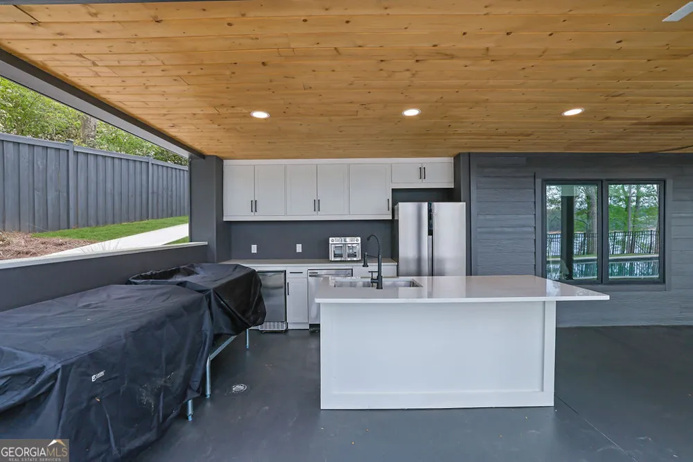 6093 Shadburn Ferry RD Buford, GA 30518
