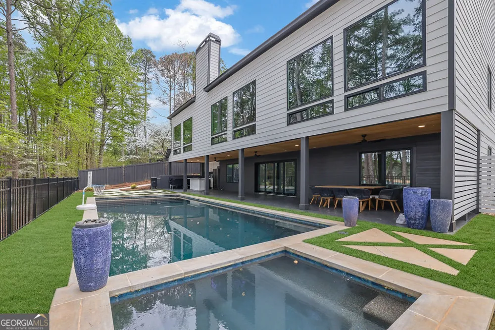 6093 Shadburn Ferry RD Buford, GA 30518