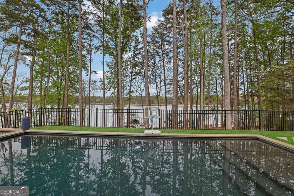 6093 Shadburn Ferry RD Buford, GA 30518
