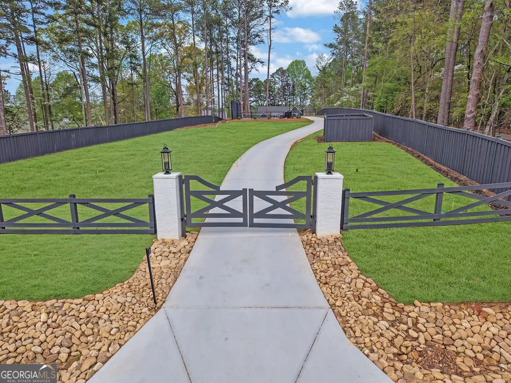 6093 Shadburn Ferry RD Buford, GA 30518