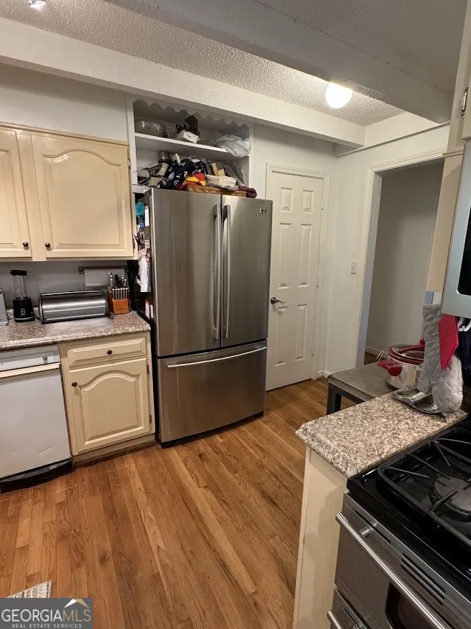 1922 Sourwood DR Dalton, GA 30720