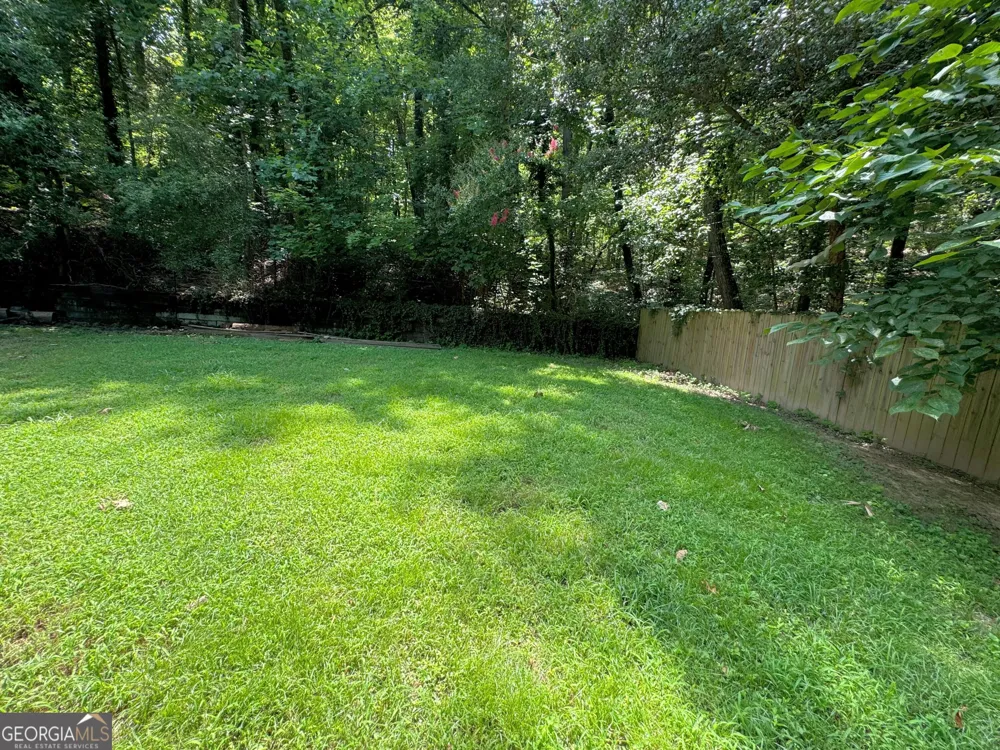 1922 Sourwood DR Dalton, GA 30720