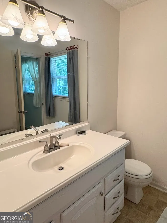 1922 Sourwood DR Dalton, GA 30720