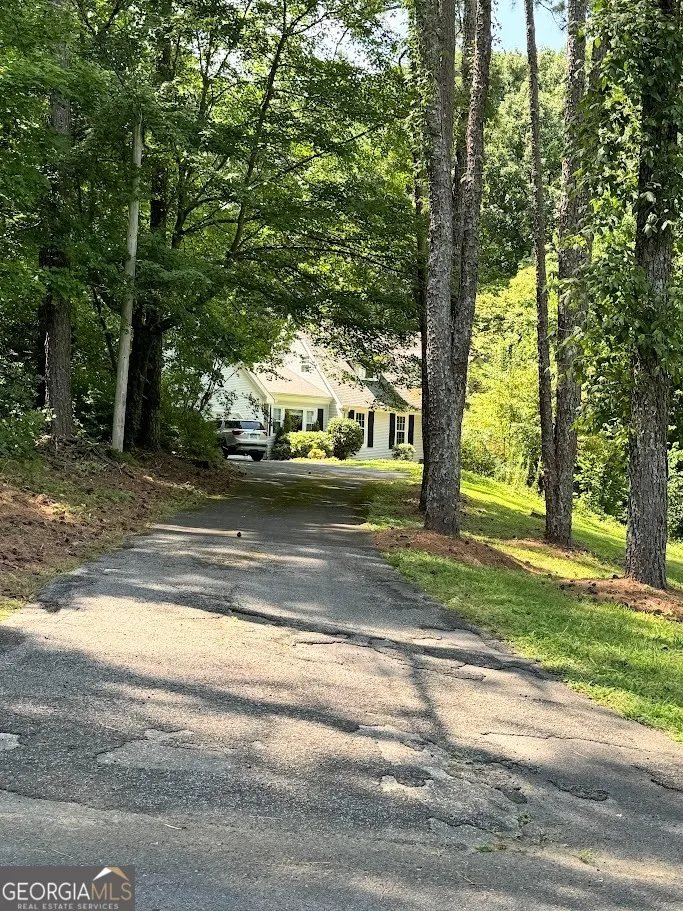 1922 Sourwood DR Dalton, GA 30720
