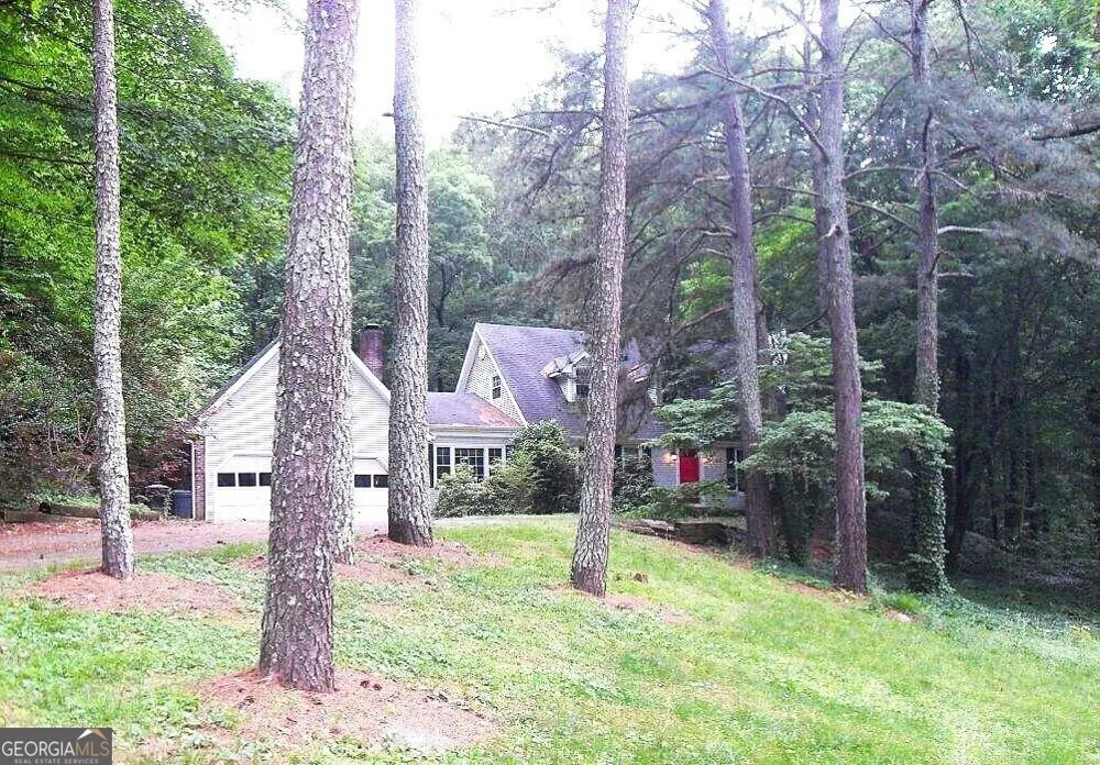 1922 Sourwood DR Dalton, GA 30720