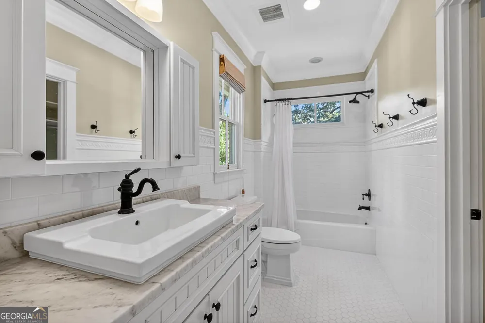 1030 Village Oaks Lane St. Simons, GA 31522