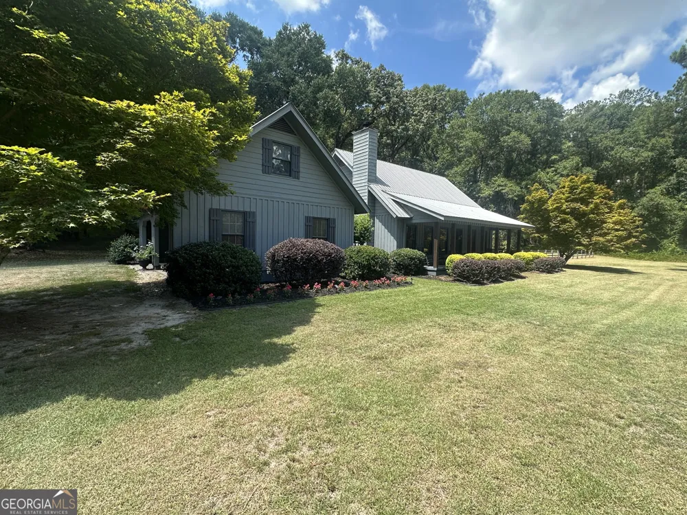 3852 Poor Robin RD Sylvania, GA 30467