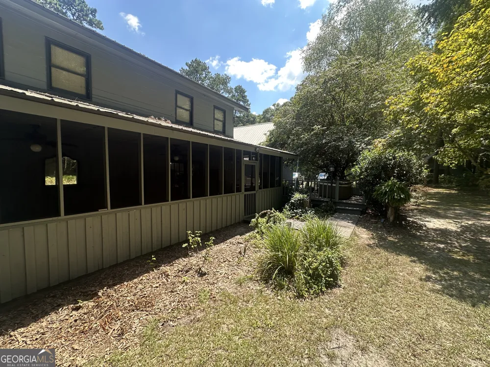 3852 Poor Robin RD Sylvania, GA 30467