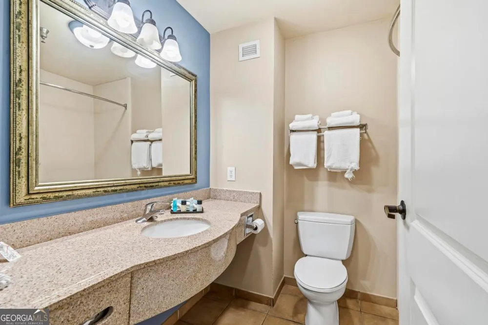 930 (UNIT 208) Lake Oconee PKWY Eatonton, GA 31024