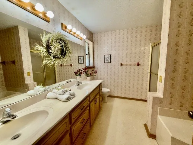 2411 Woodleaf Court Ardmore, OK 73401