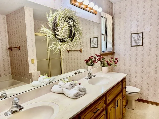 2411 Woodleaf Court Ardmore, OK 73401