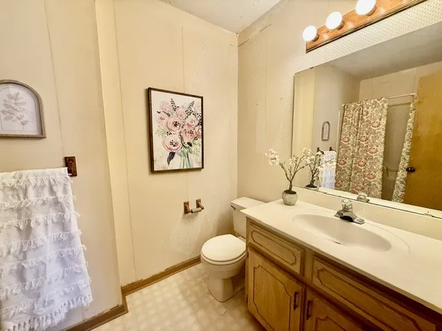 2411 Woodleaf Court Ardmore, OK 73401