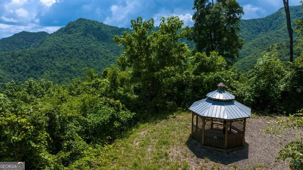 235 Rios DR Bryson City, NC 28713