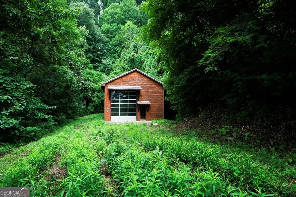 235 Rios DR Bryson City, NC 28713