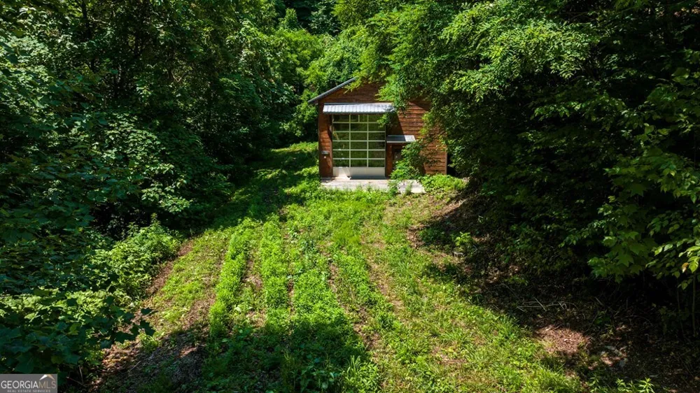235 Rios DR Bryson City, NC 28713