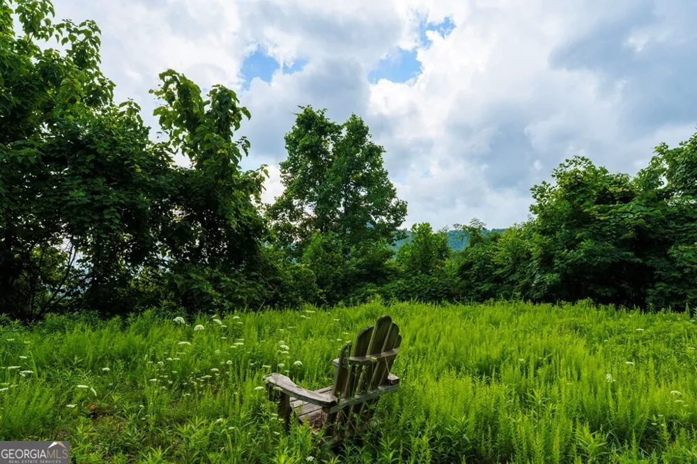 235 Rios DR Bryson City, NC 28713