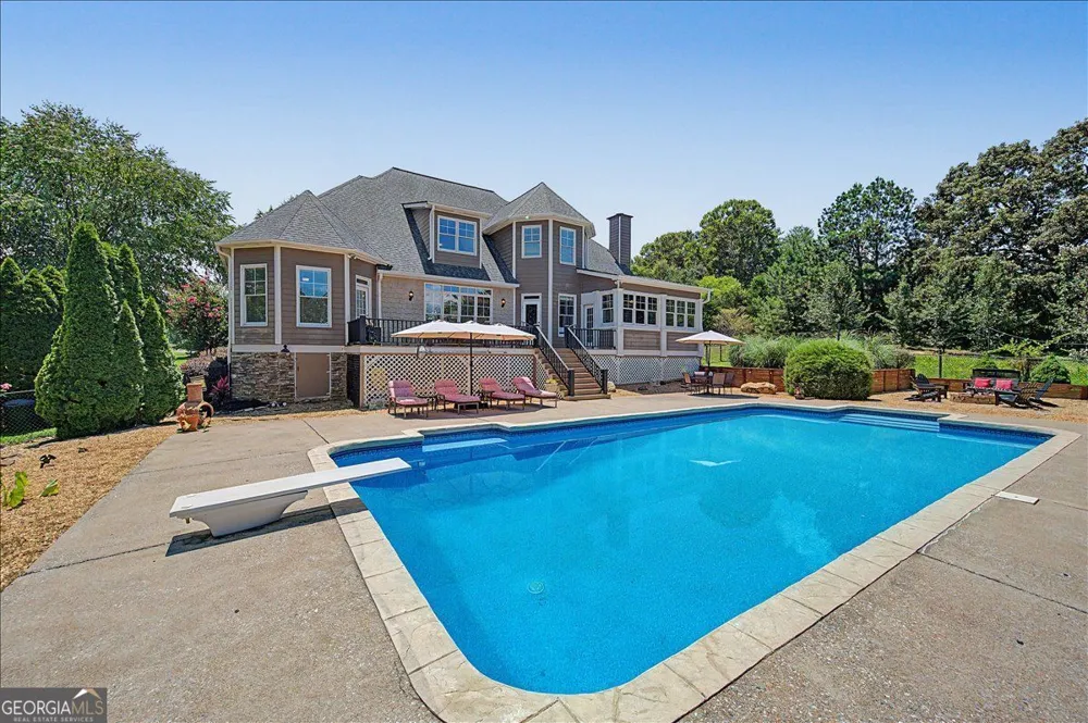 1334 Euharlee RD Euharlee, GA 30120