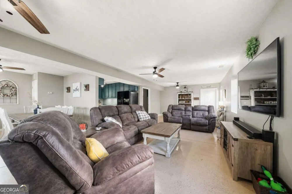 165 County Road 783 Centre, AL 35960