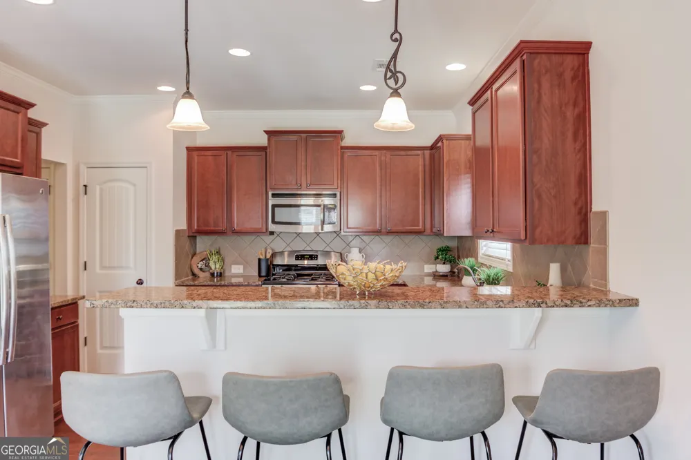 6907 Trailing Ivy WAY Flowery Branch, GA 30542