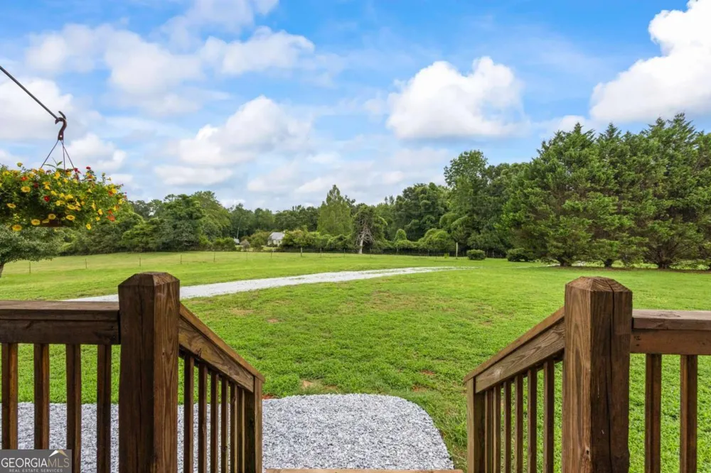 1718 Ed Bennett RD Nicholson, GA 30565
