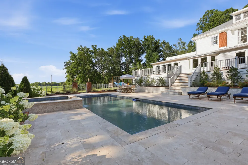 527 N Mize RD Mount Airy, GA 30563