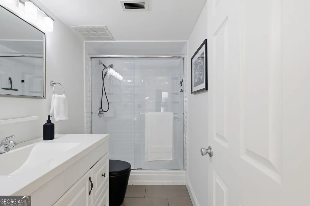 795 Hammond DR Sandy Springs, GA 30328