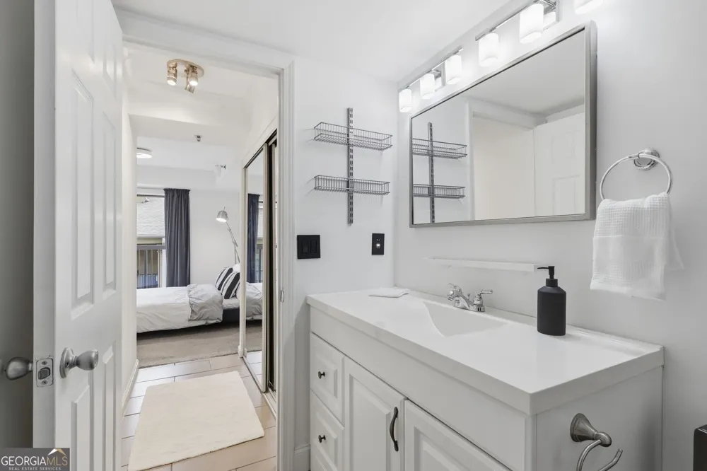 795 Hammond DR Sandy Springs, GA 30328