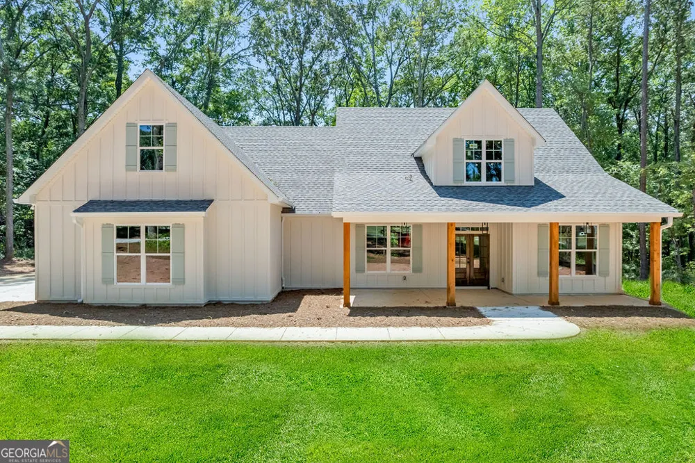 38 Puckett Station DR Moreland, GA 30259