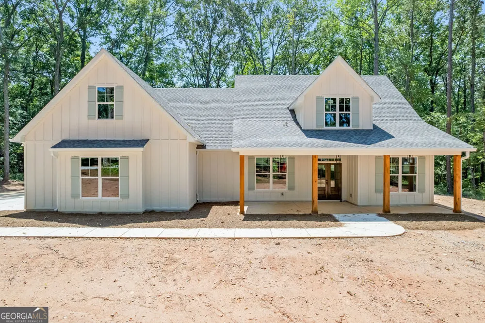 38 Puckett Station DR Moreland, GA 30259