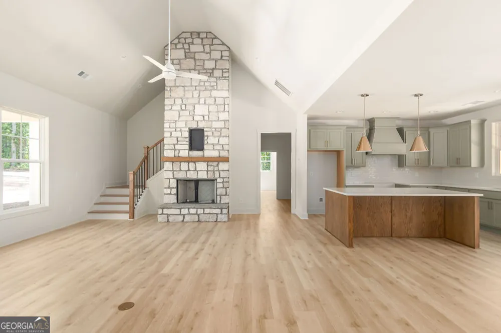 38 Puckett Station DR Moreland, GA 30259