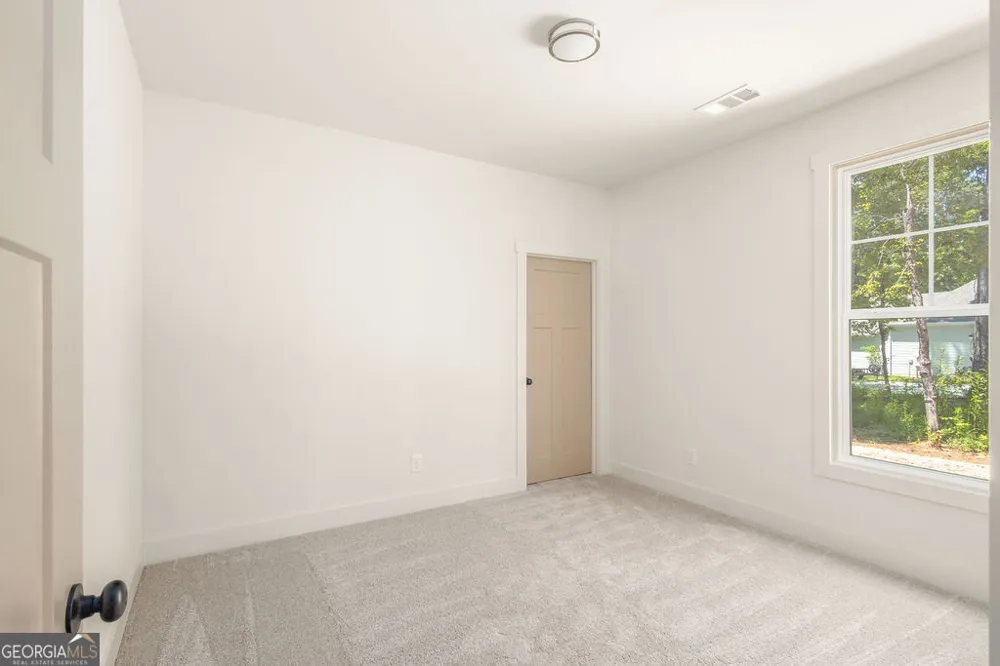 38 Puckett Station DR Moreland, GA 30259