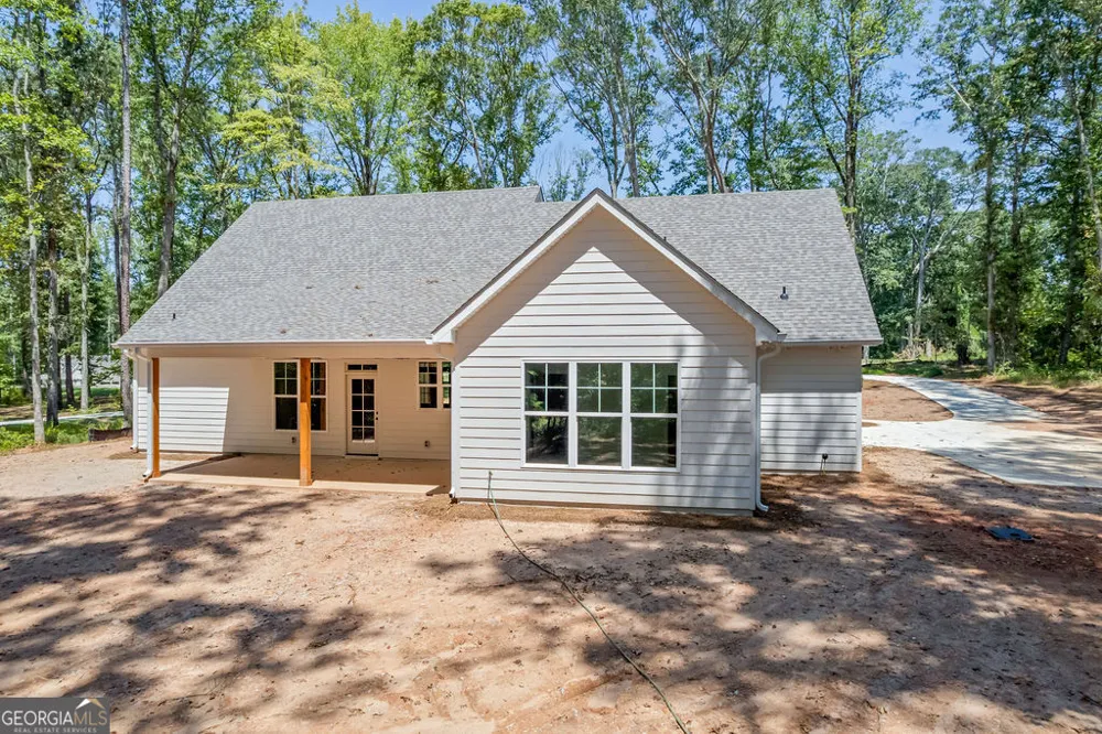 38 Puckett Station DR Moreland, GA 30259