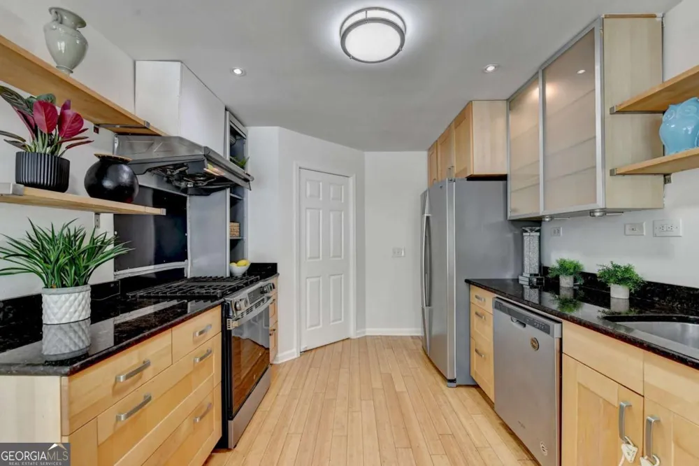 1006 Camden CT Atlanta, GA 30327