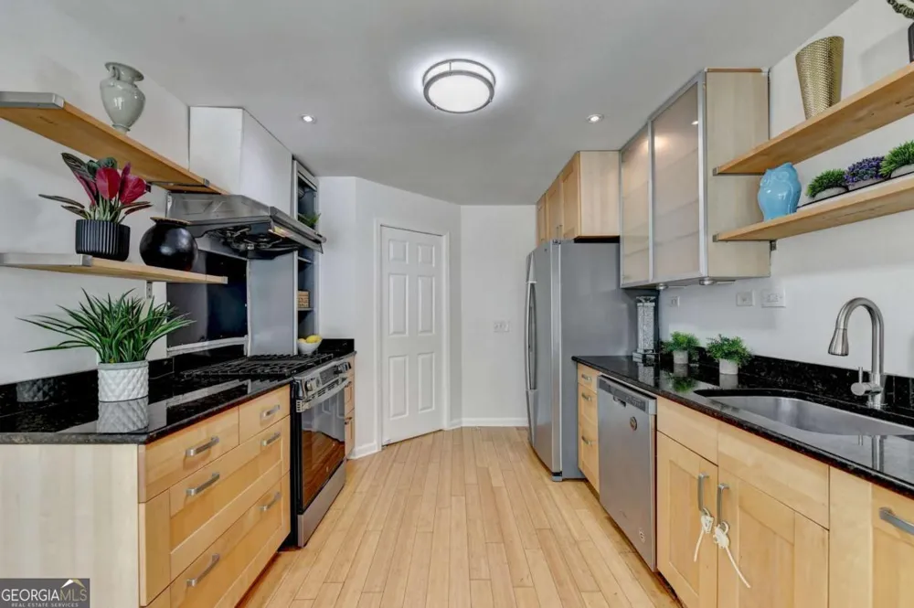 1006 Camden CT Atlanta, GA 30327