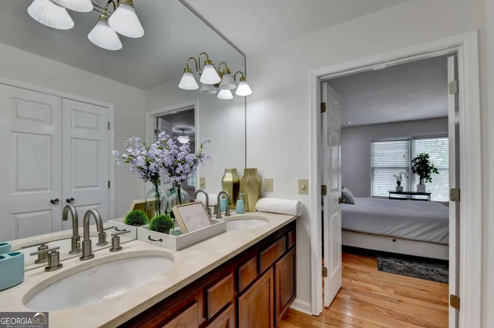 1006 Camden CT Atlanta, GA 30327