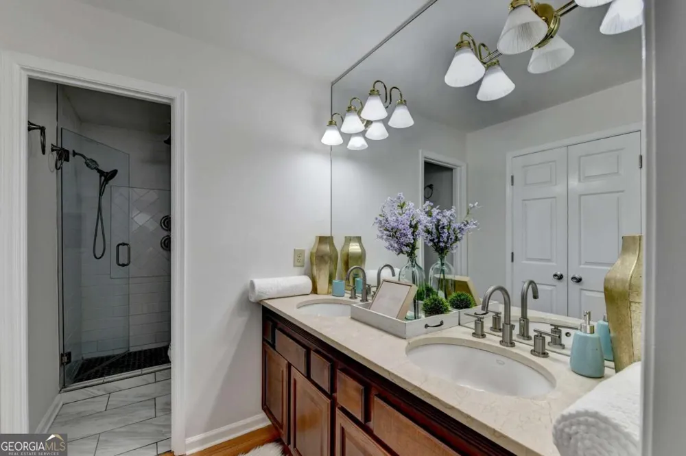 1006 Camden CT Atlanta, GA 30327