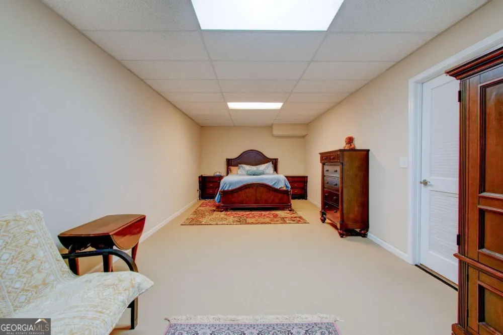129 Holiday RD Buford, GA 30518