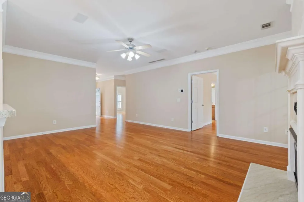 129 Holiday RD Buford, GA 30518