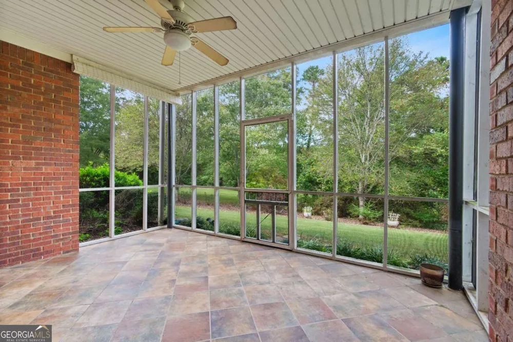 129 Holiday RD Buford, GA 30518