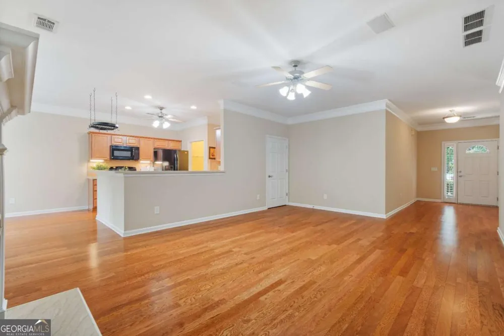 129 Holiday RD Buford, GA 30518