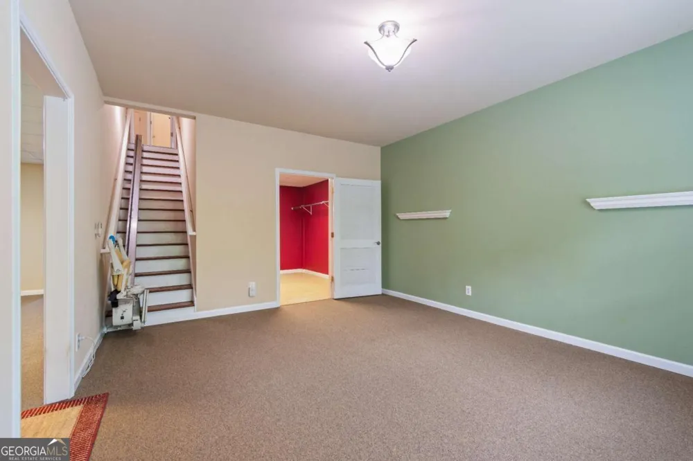129 Holiday RD Buford, GA 30518
