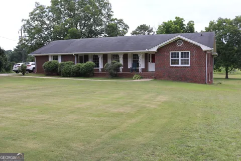 1352 Fairview RD