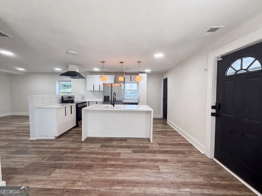 470 Oak DR Hapeville, GA 30354