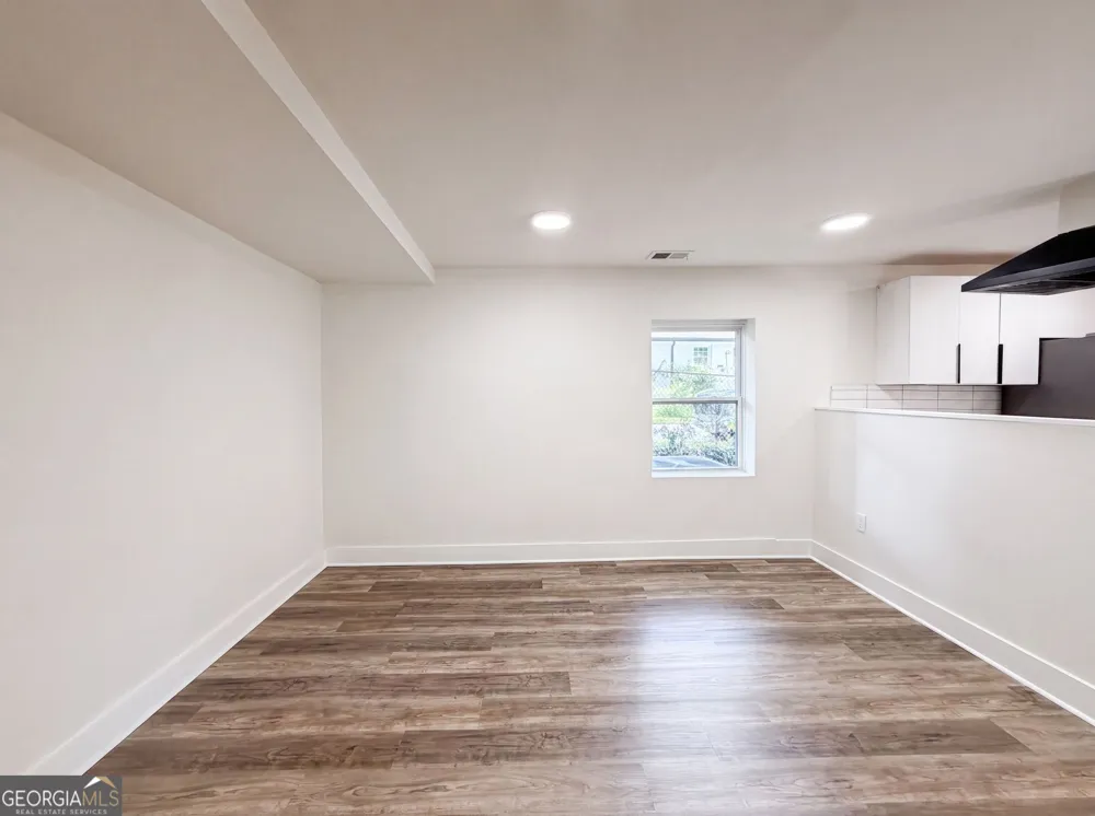 470 Oak DR Hapeville, GA 30354