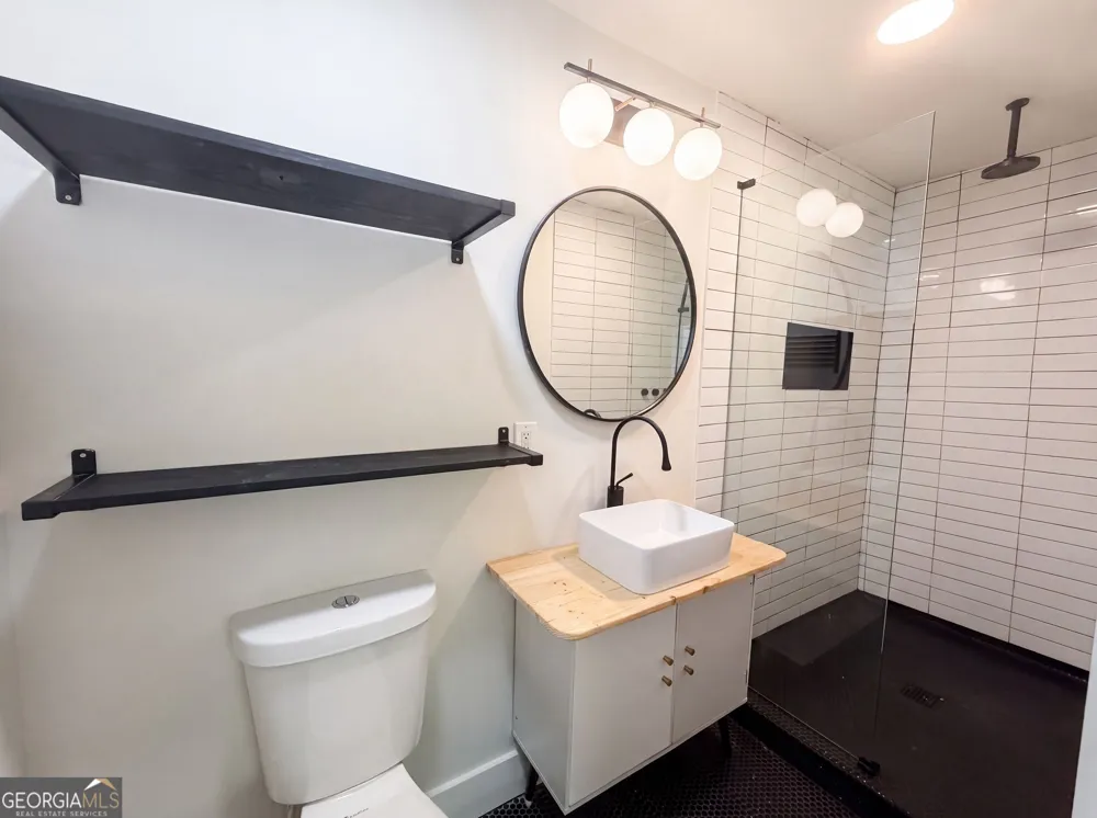 470 Oak DR Hapeville, GA 30354