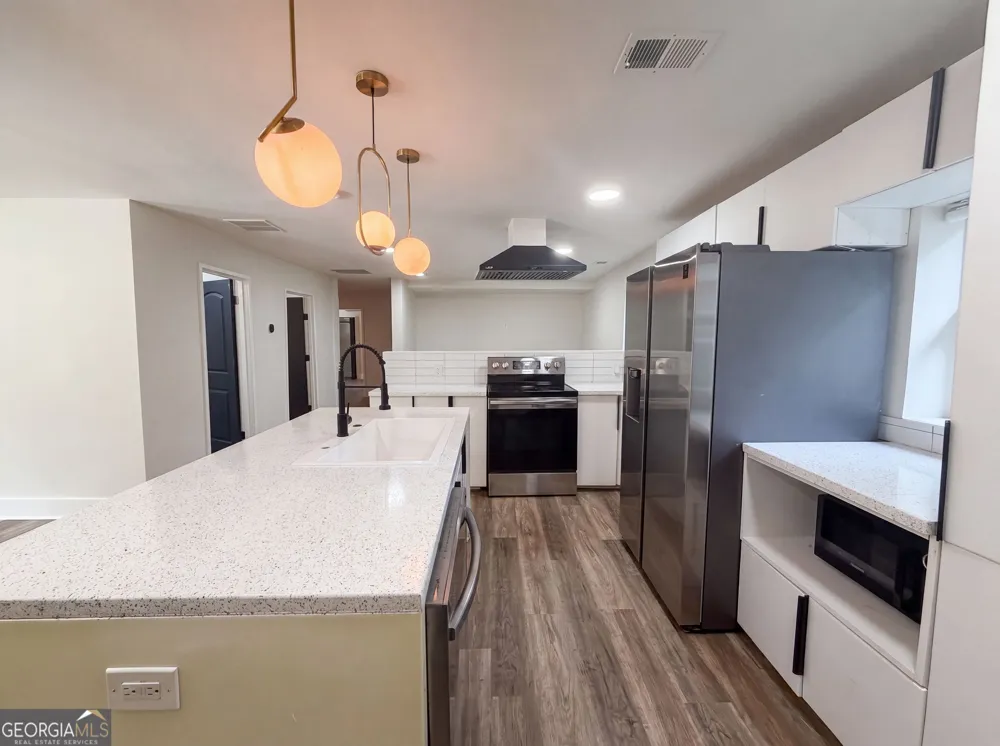 470 Oak DR Hapeville, GA 30354